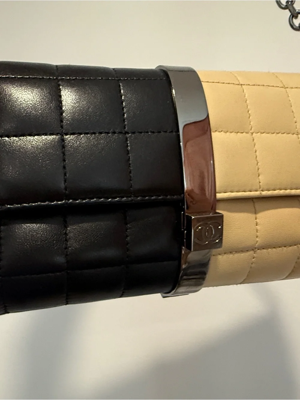 CHANEL Y2K Karl Lagerfeld era 2-Tone Quilted Shoulder bag/clutch - Black & Cream